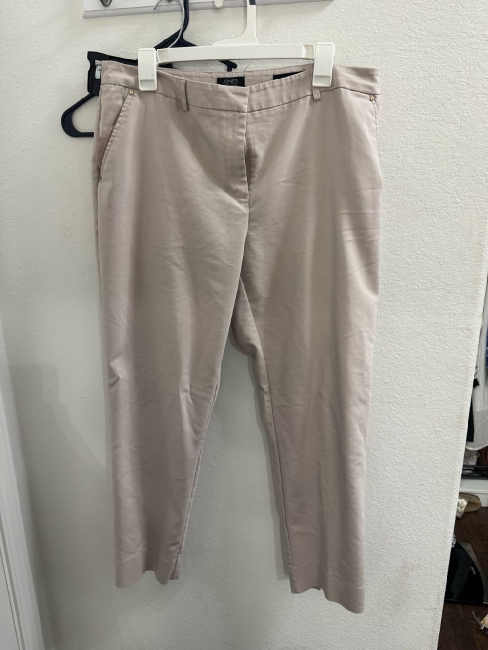 Jones New York women’s Light Beige Chinos